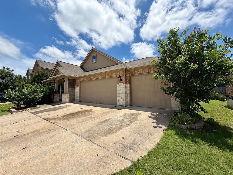 908 Arvada Dr — Photo 2