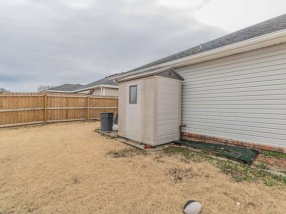 5th image of 66 Cheryl Cir