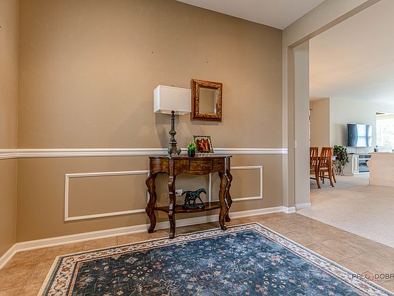 4th image of 2942 Ravinia Cir
