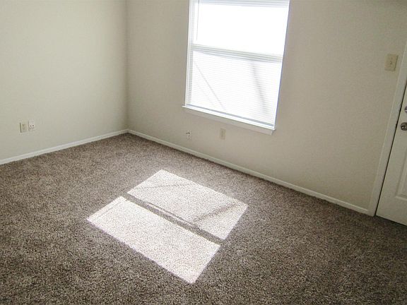 5th image of 8123 Marydean Ave