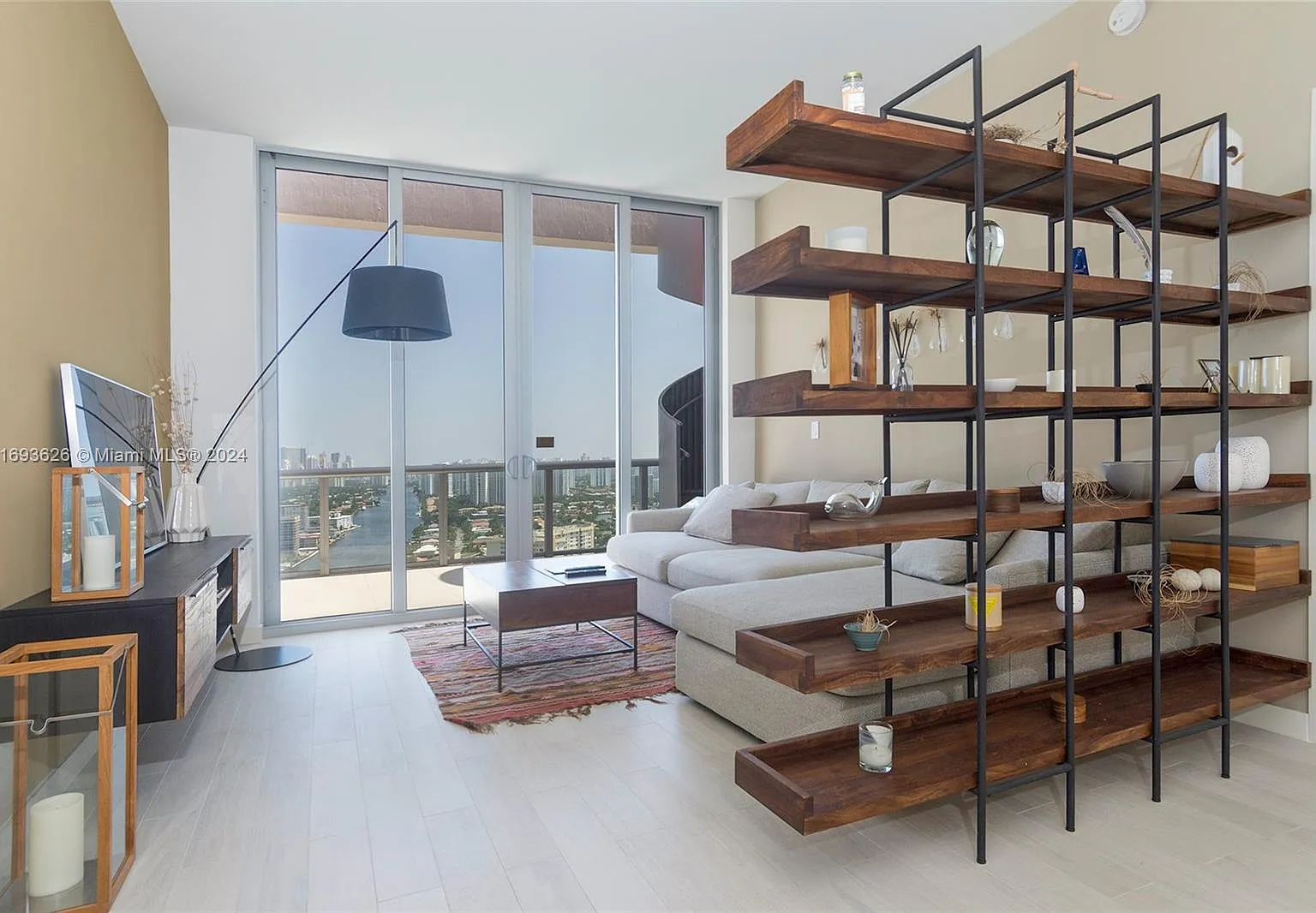 Beachwalk Condominium — Photo 4