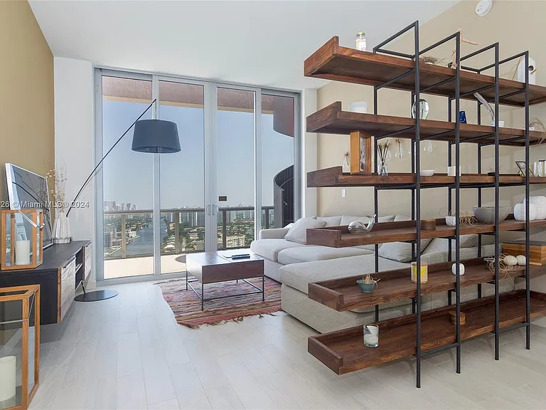 2600 E Hallandale Beach Blvd #T3307 — Photo 4