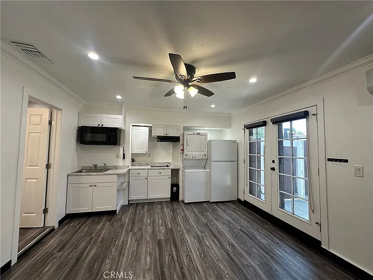 320 N Lyman Studio #STUDIO — Photo 6