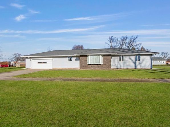 313 W Topeka St, Toluca, IL 61369