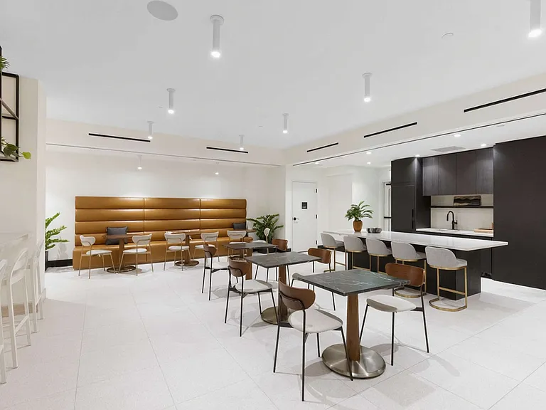 225 N Miami Ave #ID1470085P — Photo 44