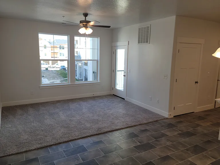 487 N 325 W — Photo 4