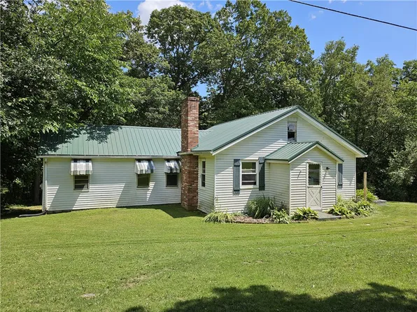 2434 W Sunbury Rd, Boyers, PA 16020