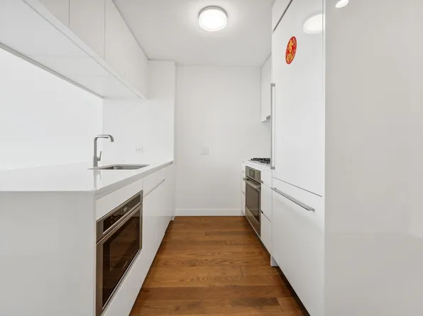 99 Hudson Street image 8 of 35