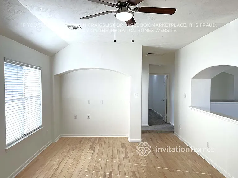 1918 Rustic Oak Ln — Photo 8
