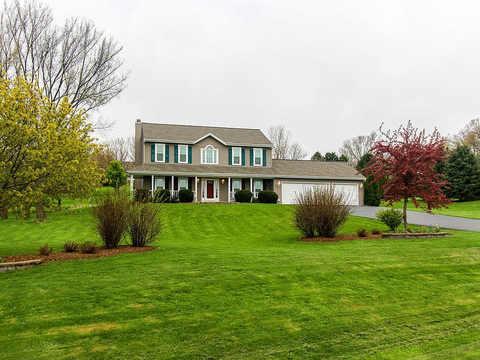 1st image of 212 S Oakridge Dr