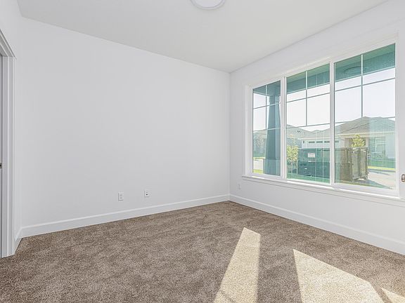 5th image of 4674 White Dr