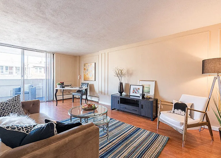 Latitude 40 — Photo 19