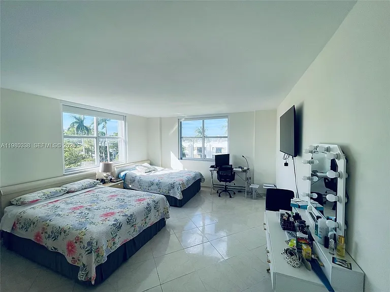 11111 Biscayne Blvd #4E — Photo 14