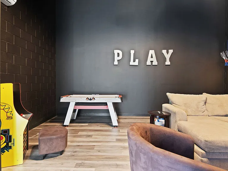 Building's Lounge
