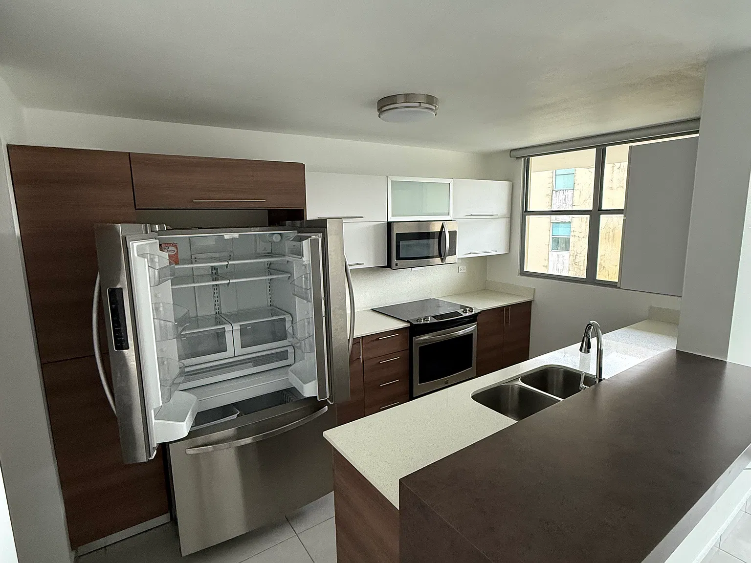 3 bed, 1200 sqft, $2,900 — Photo 4