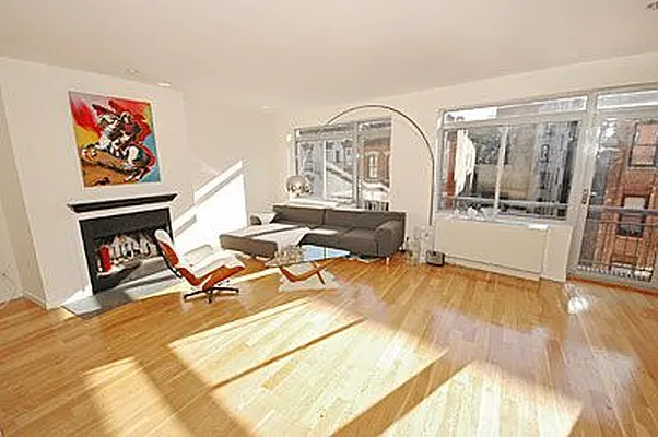 Rented by Veracity NYC LLC | media 27