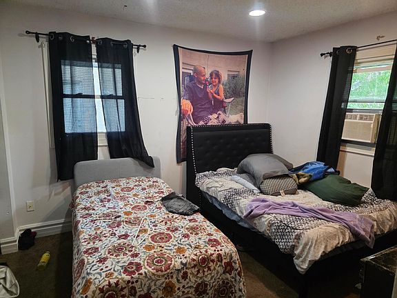 5th image of 3732 3rd St NE