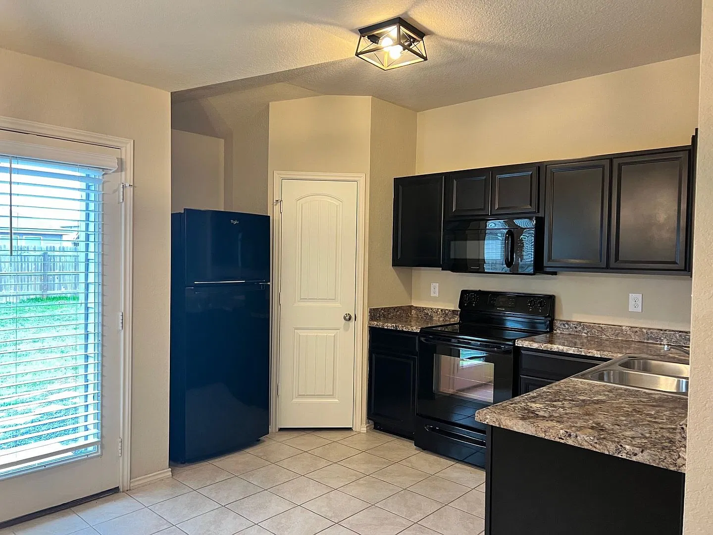 Great Home In The Meadows — Photo 4