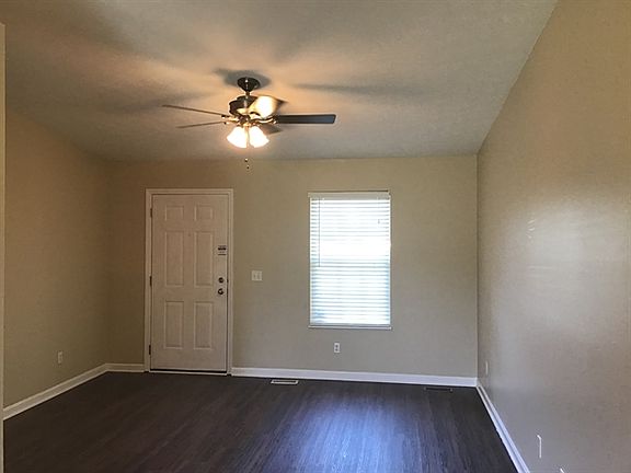 4th image of 1304 Cross Creek Dr