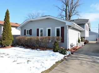 1011 Florence St, Lemont, IL 60439