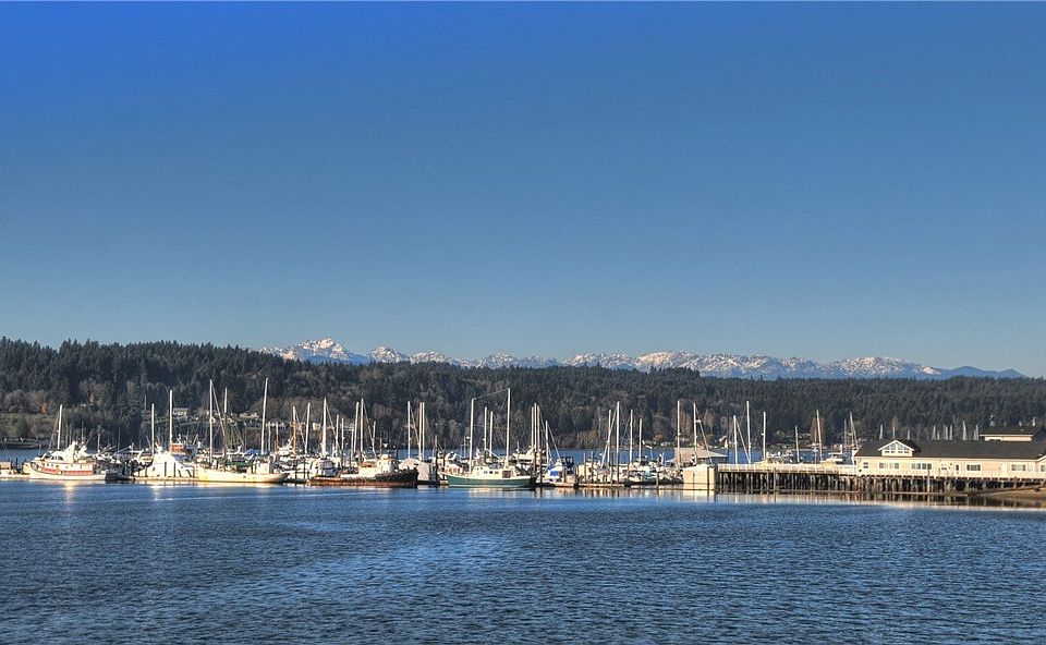 1st image of 17625 Fjord Dr NE