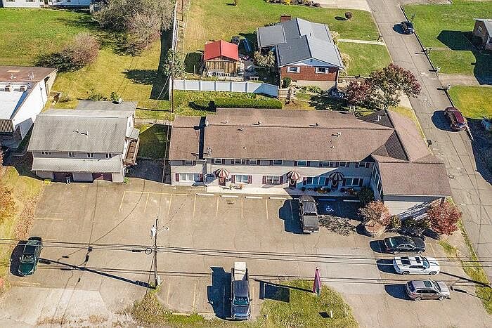 1st image of 2 Orchard Dr #3