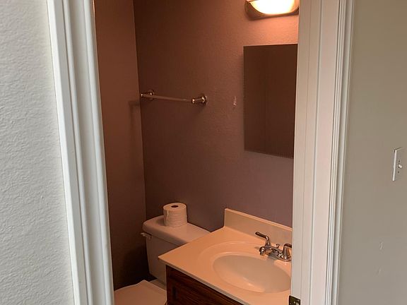 2nd image of 1558 Greystone Ct