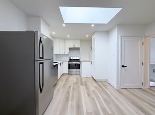 290 Upper Paradise Rd #1, Hamilton, ON L9C5C4