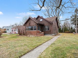 23043 Francis St E, Saint Clair Shores, MI 48082