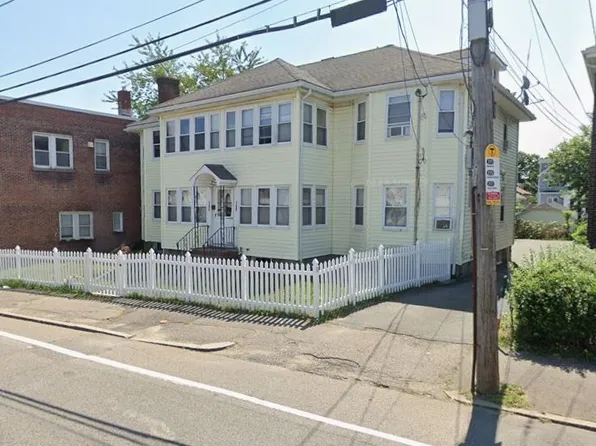 196 W Squantum St #1, Quincy, MA 02171