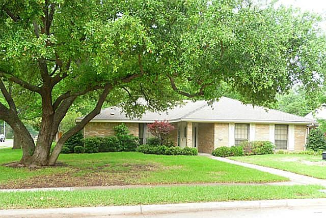 1st image of 2901 Whitemarsh Cir