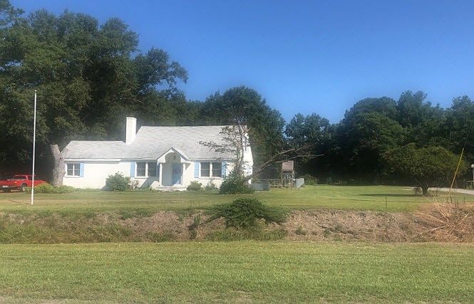 2nd image of 1368 Old Smithfield Rd