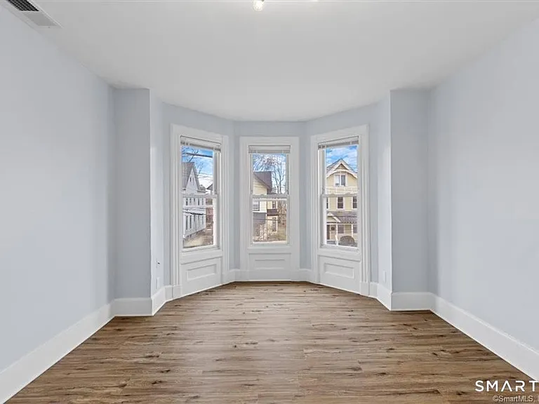 55 Admiral St #2 — Photo 2