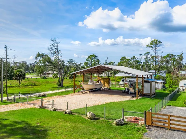 107 NW Fifth Ave, Steinhatchee, FL 32359