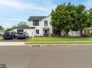57 Evergreen Ln, Levittown, PA 19054