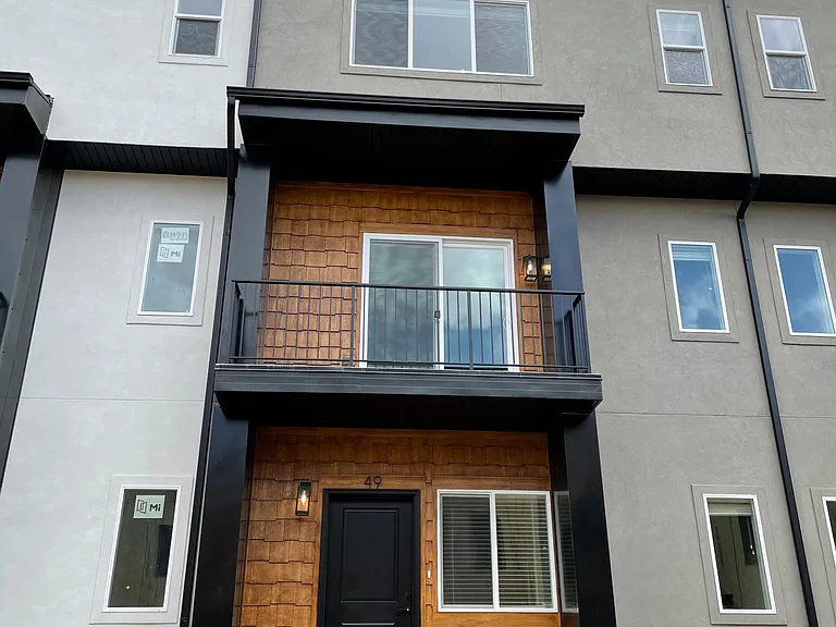 49 E Vantage Dr — Photo 13