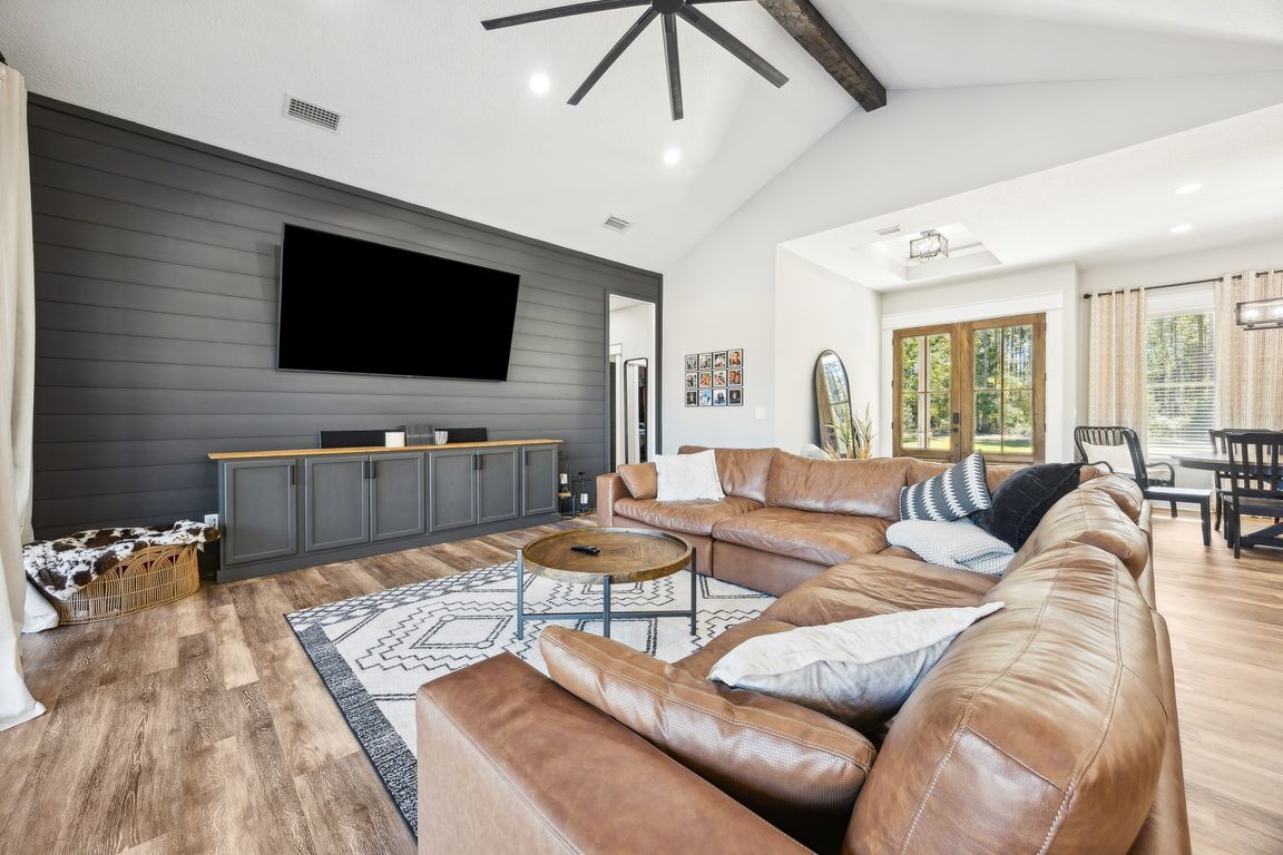 next background image