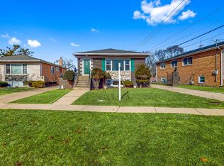 14 W Ridge Rd, Villa Park, IL 60181