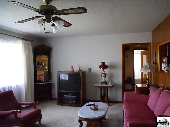 4th image of 702 3rd St E