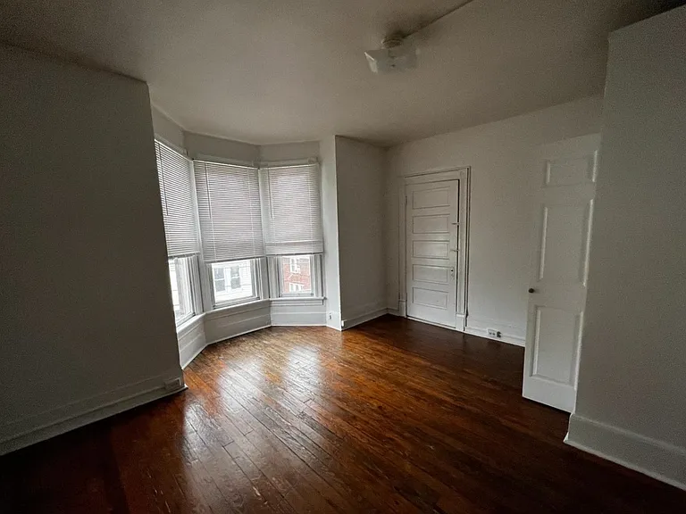 216 N Locust St #3 — Photo 1