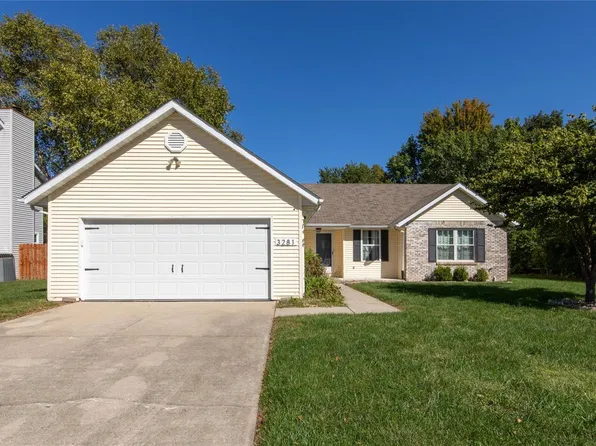 3281 Bridgewater Dr, Shiloh, IL 62221