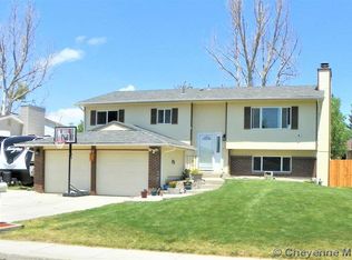 5400 Rangeview Dr, Cheyenne, WY 82001