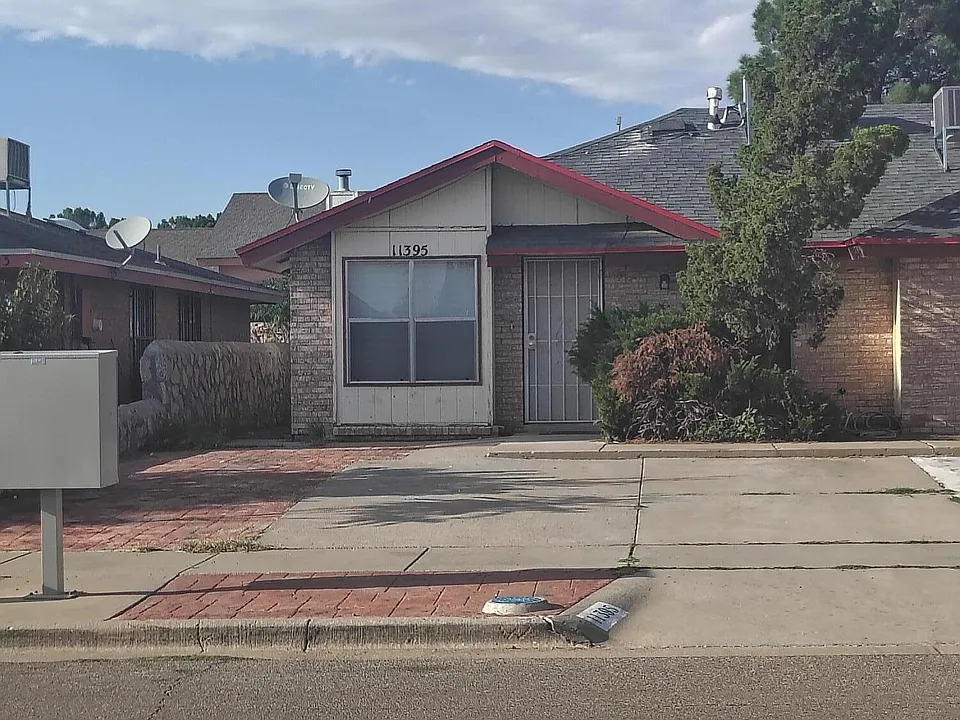 11395 Lake Erie Dr