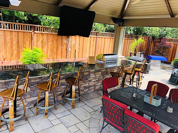 Outdoor kitchen, bbq area 