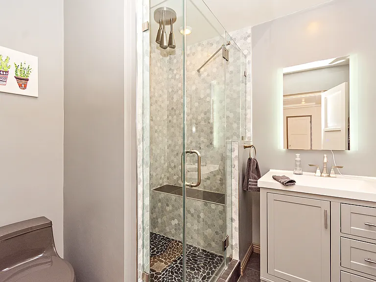 10206 S Hobart Blvd — Photo 22