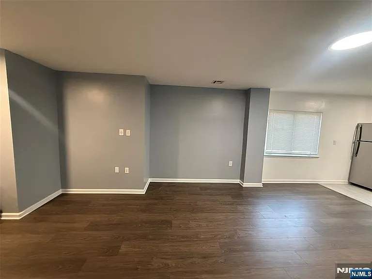310 Passaic Ave — Photo 16