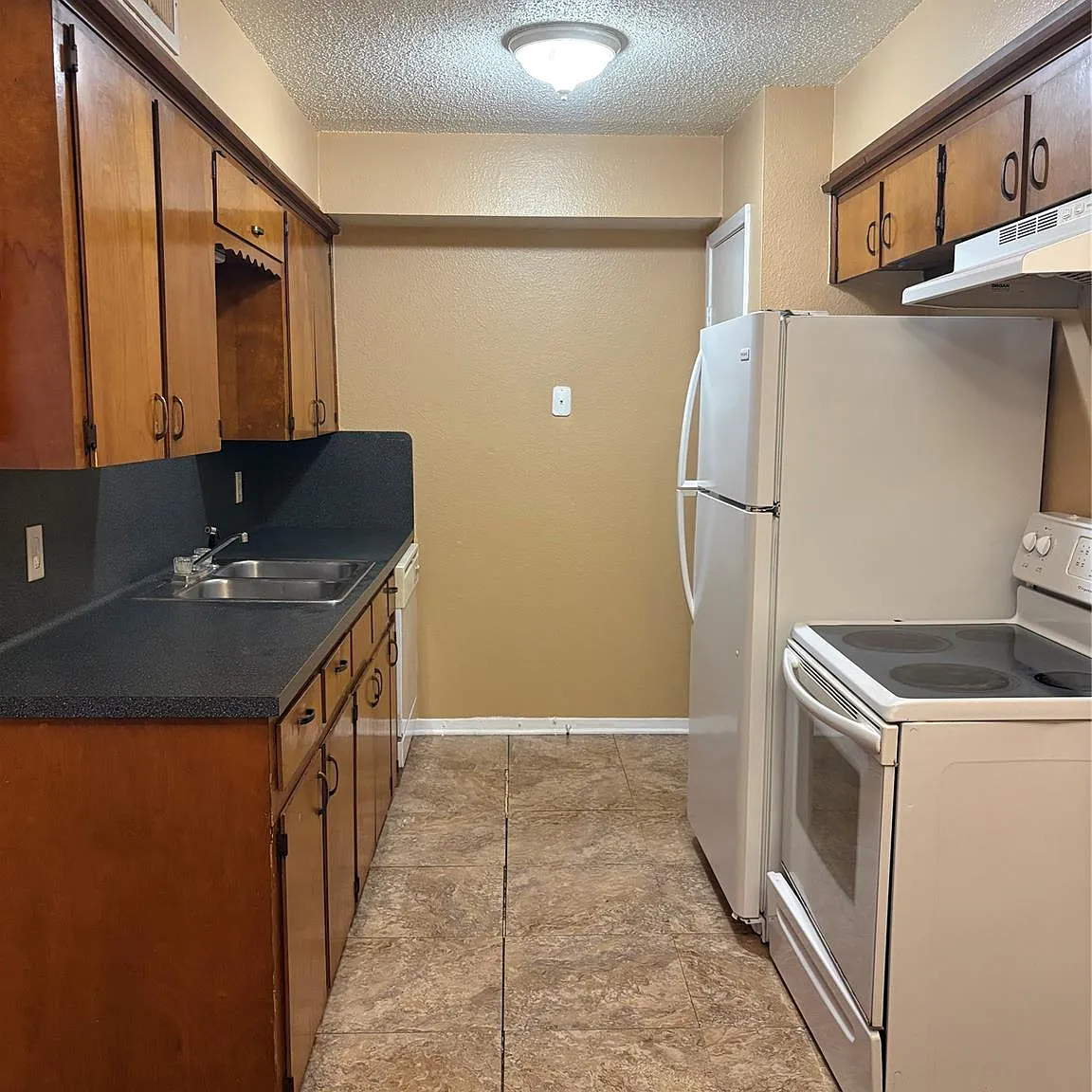 2 bed, 1.0 bath, $750 — Photo 3