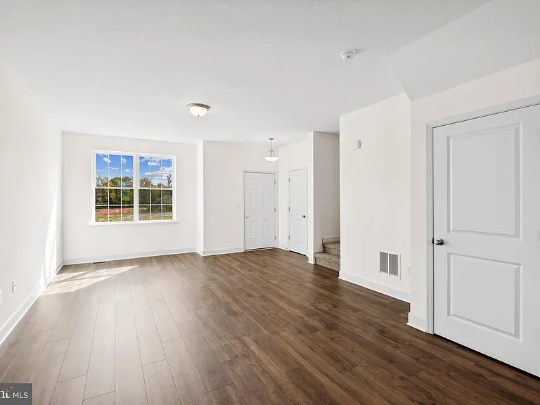 3807 Castle Dr #1 — Photo 2