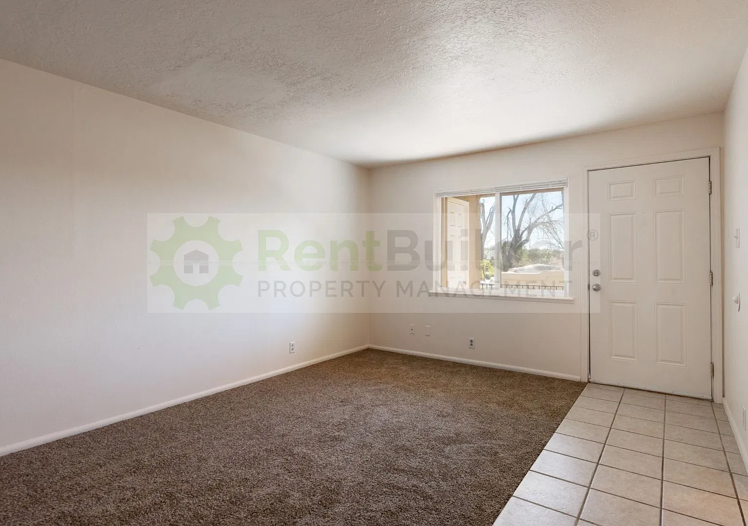 Completely Remodeled Upstairs Unit (1/1) — Photo 4