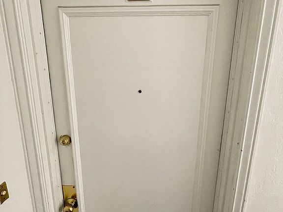 5th image of 3215 Clement St APT 302